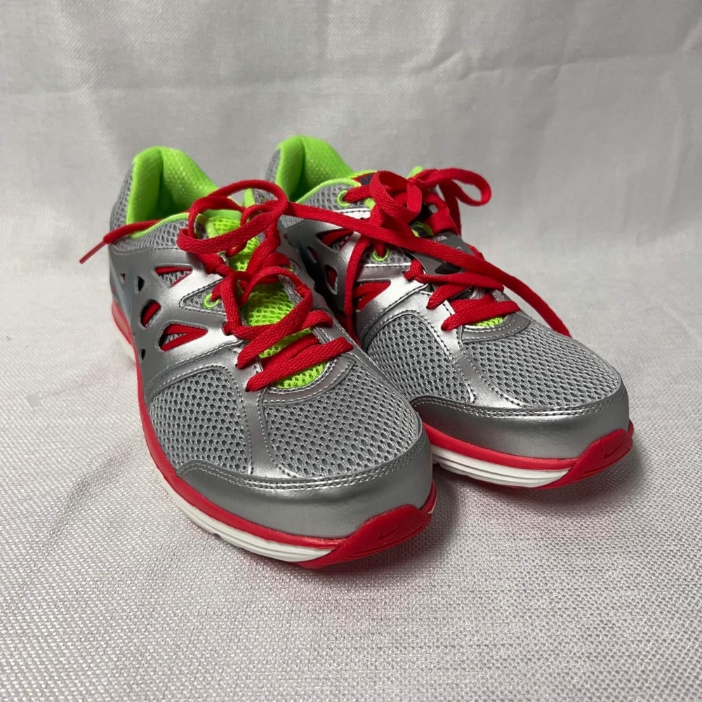 Women's Nike Running Shoes - size 8.5 - new